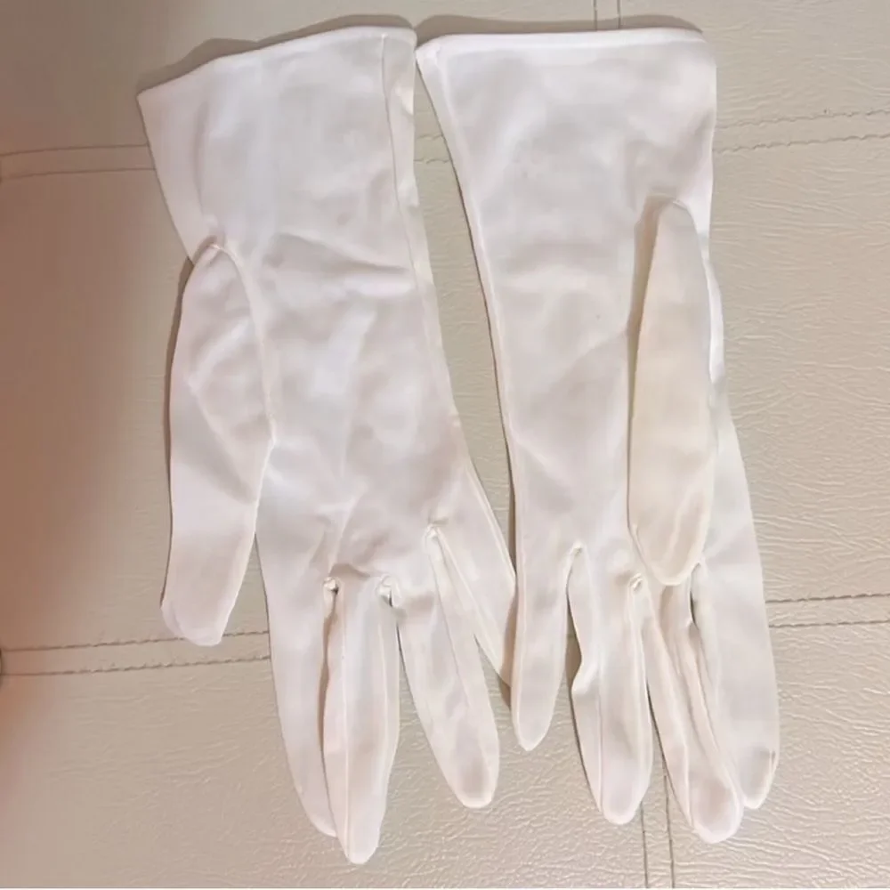 Vintage Nylon White Embroidered Gloves